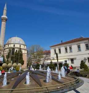 2024/10/images/tour_1706/650092-vergina-sun-fountain-magnolia-square-bitola-macedonia-large.jpg